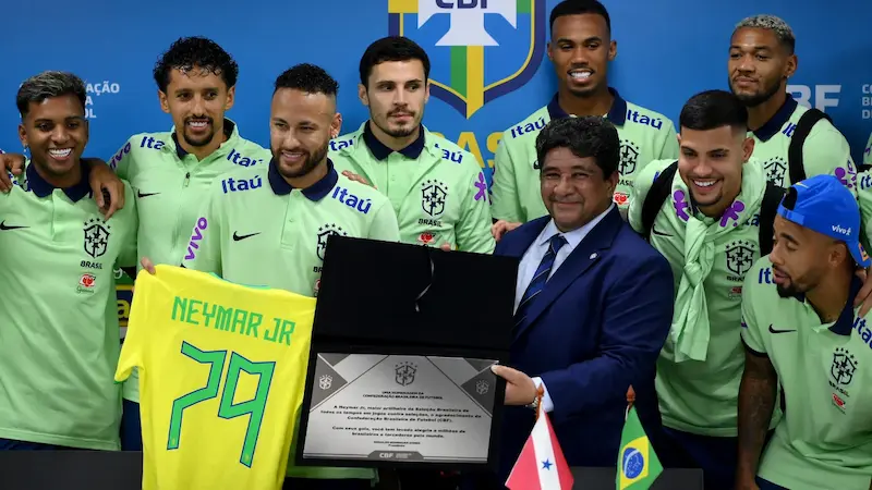 Neymar Jr. supera il record storico di gol di Pelé per il Brasile