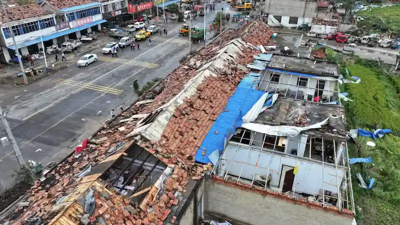 10 morti mentre i tornado devastano due città nella Cina orientale