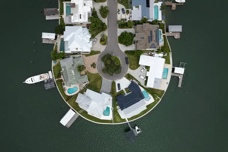 Florida überholt New York und ist nun der zweitgrößte US-Immobilienmarkt. 