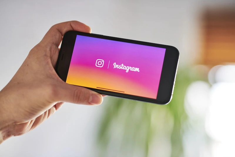Meta presenta chatbot innovativi e funzionalità di modifica delle immagini per le app di social media