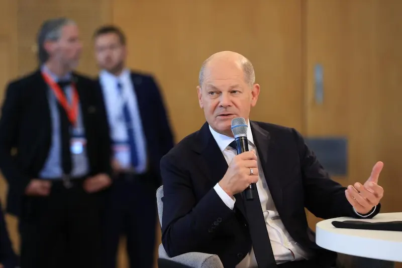 Scholz rifiuta le preoccupazioni di un potenziale conflitto commerciale con la Cina in merito alle indagini sui veicoli elettrici