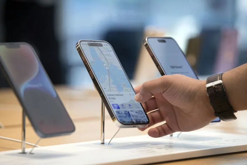 Apple è dotata delle risorse essenziali per introdurre una valida alternativa a Google. 