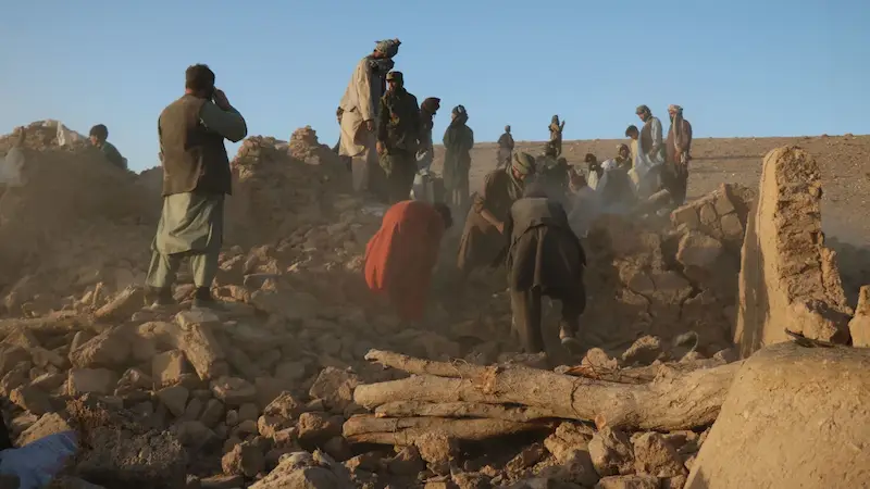 I talebani affermano che i terremoti in Afghanistan hanno causato la morte di oltre 2.000 persone e il bilancio delle vittime sale alle stelle. 