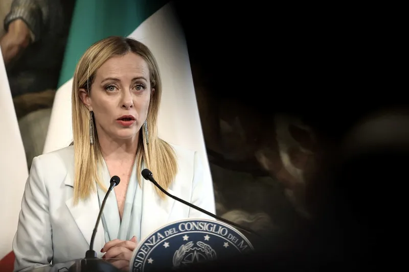 Il Parlamento italiano sostiene la proposta della Meloni di aumentare il deficit di bilancio