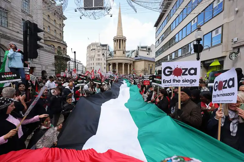Manifestazione di massa a sostegno della Palestina in vista della potenziale invasione di Gaza. 