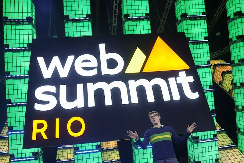 Il CEO del Web Summit si dimette in seguito alle dichiarazioni controverse sul conflitto tra Israele e Hamas