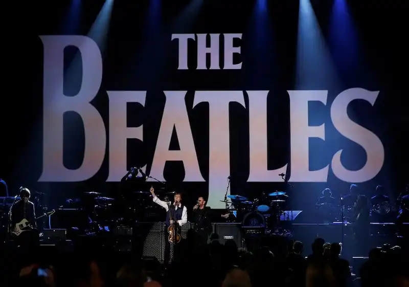 L'ultima canzone dei Beatles con la voce di John Lennon creata con l'intelligenza artificiale uscirà giovedì