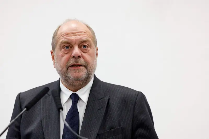 Macrons Justizminister steht wegen angeblichen Machtmissbrauchs vor Gericht