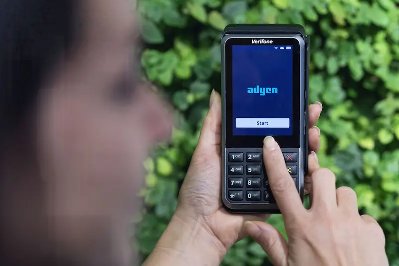 تقوم Adyen بمراجعة أهداف النمو في محاولة لاستعادة الثقة وسط منافسة PayPal