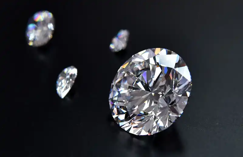 Diamond World adotta misure coraggiose per arrestare il crollo dei prezzi