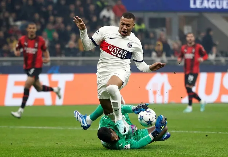 แฮตทริกอันมหัศจรรย์ของ Mbappe ทำให้ PSG ทะยานขึ้นไปสู่จุดสูงสุ