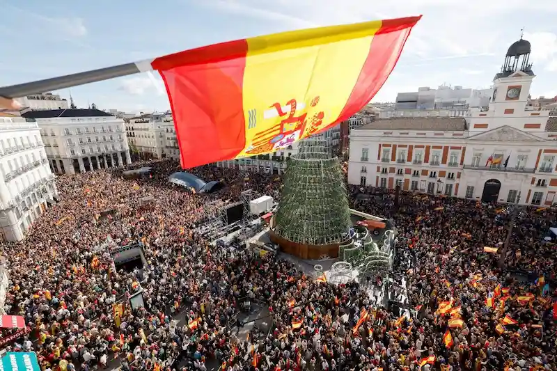Se intensifican las protestas españolas por el acuerdo de amnistía catalán