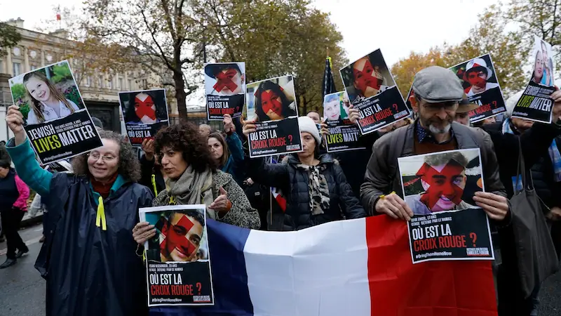 La massiccia marcia francese protesta contro l'antisemitismo, con oltre 180.000 partecipanti