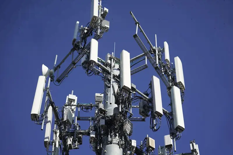 สหรัฐฯ มุ่งมั่นที่จะเพิ่มคลื่นวิทยุสำหรับ 5G ท่ามกลางความต้องการที่สู