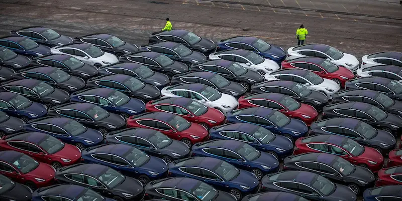Hindistan, Tesla'yı çekmek için EV ithalatında vergi indirimlerini değerlendiriyor