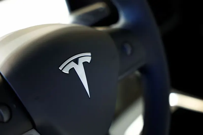 Tesla ประสบความสำเร็จในการฟ้องร้องเรื่องการซ่อมแซมและการผูกขาดชิ้นส่วนที่ถูกกล่าวห