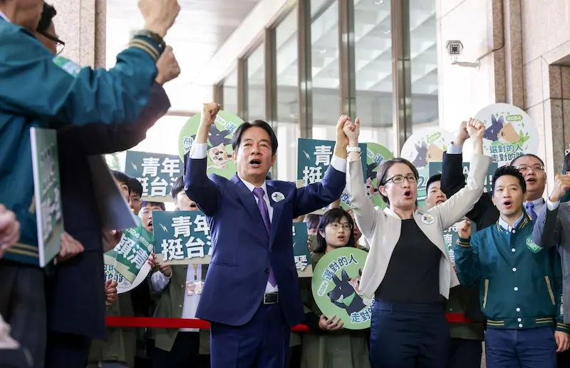 I colpi di scena nella politica di Taiwan spingono il candidato filo-americano a una posizione di leadership