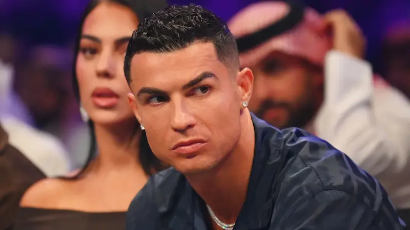 Cristiano Ronaldo è stato schiaffeggiato con un'azione legale collettiva per aver appoggiato NFT senza valore. 