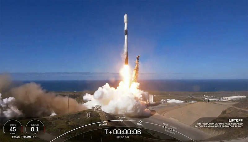 SpaceX, Güney Kore'nin İlk Casus Uydusunu Yörüngeye Fırlattı