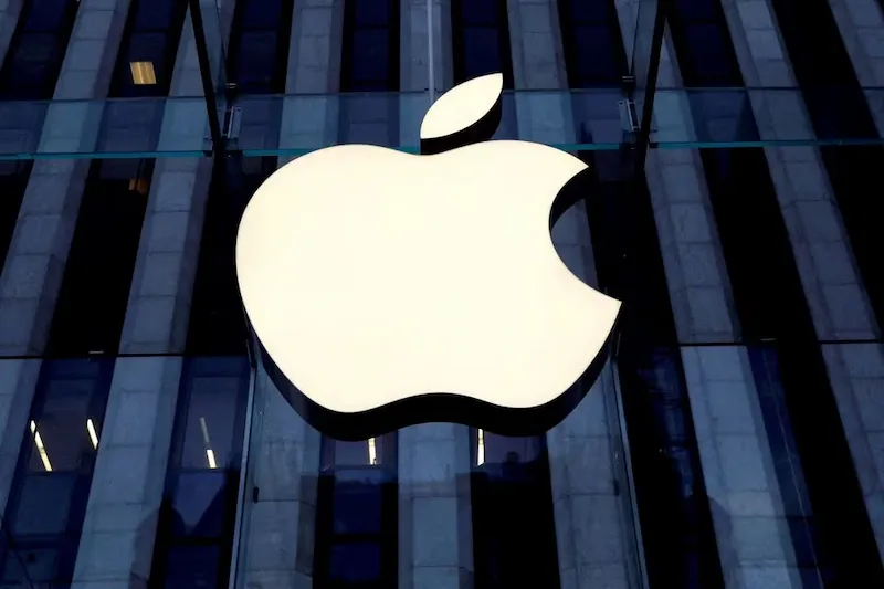 Apple aligns policy with Google, requires court order for customer push notification data
