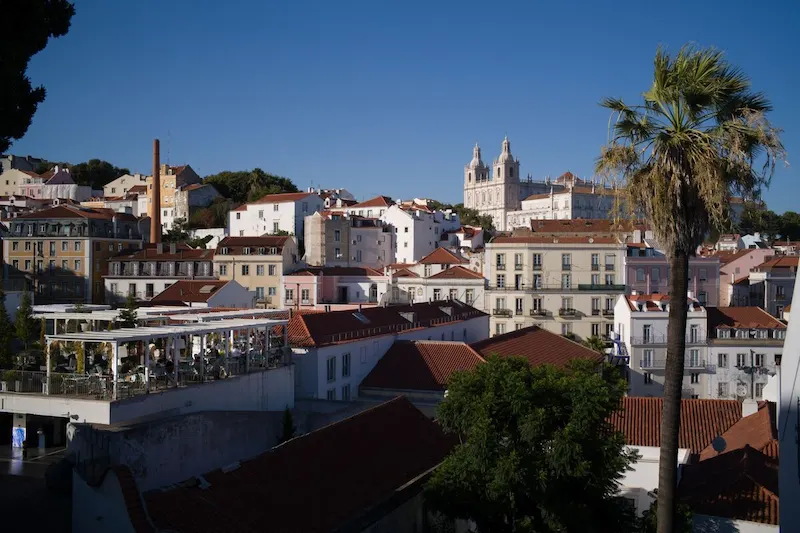 Portugalski rynek wynajmu krótkoterminowego stoi w obliczu niszczycielskich strat przekraczających 30%