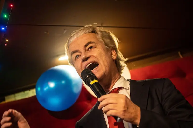 Niederländische Zentralbank warnt vor Austritt aus der EU nach Wilders‘ Sieg. 