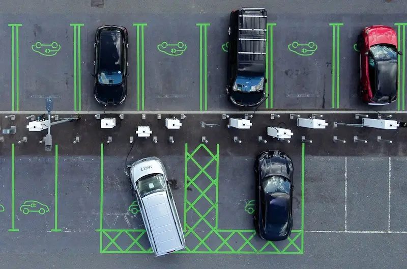 EU, UK Agree to Delay Tariffs on Electric Vehicle Trade for Three Years