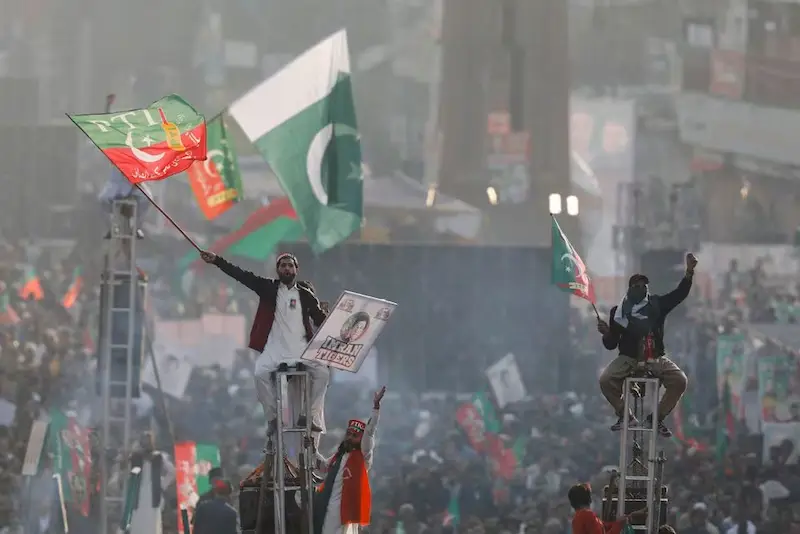 Pakistan extends election nomination deadline