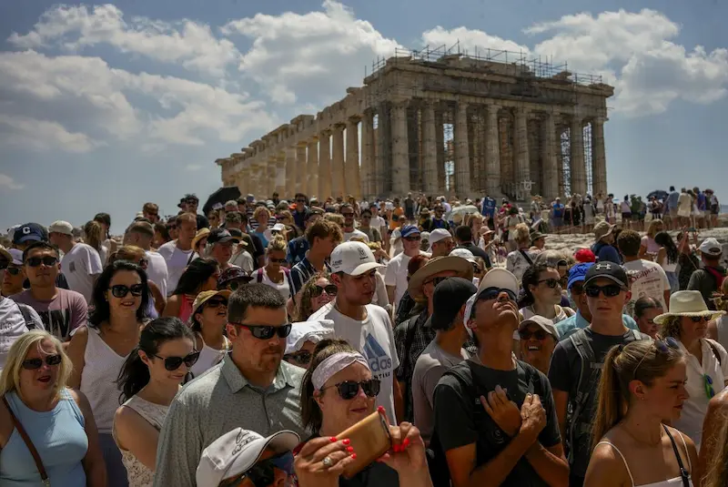 Esclusivi tour dell'Acropoli fuori orario offerti per € 5.000 per evitare la folla