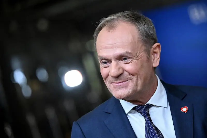 Tusk ของโปแลนด์เยือนสหราชอาณาจักร มีโอกาสพบปะกับนักลงทุ