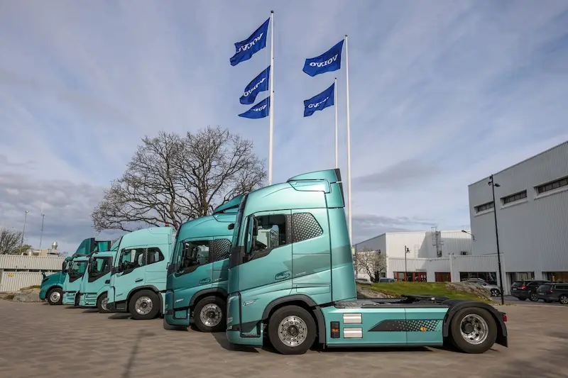 Geely zmniejsza udziały w Volvo, angażuje się jako inwestor długoterminowy