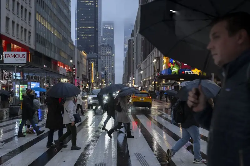 Storm Threatens NYC Flooding, Chicago Braces for Heavy Snow