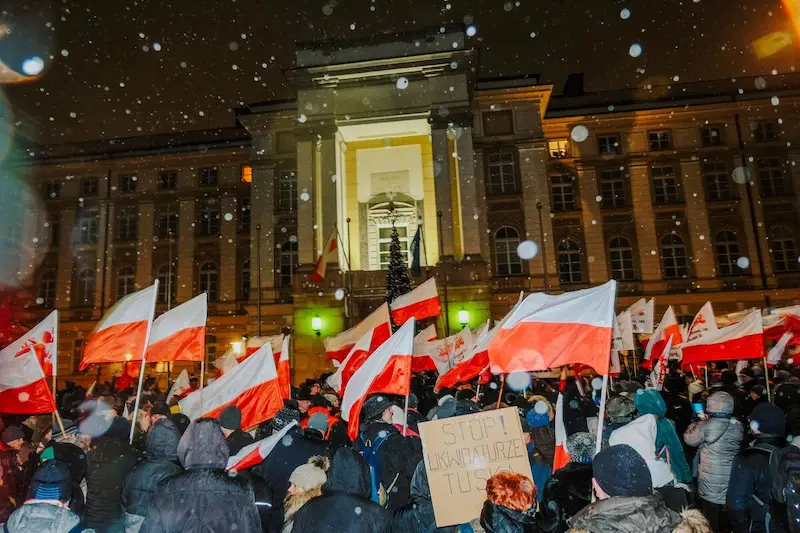La Polonia fa il primo passo verso la riforma giudiziaria con regole rigorose