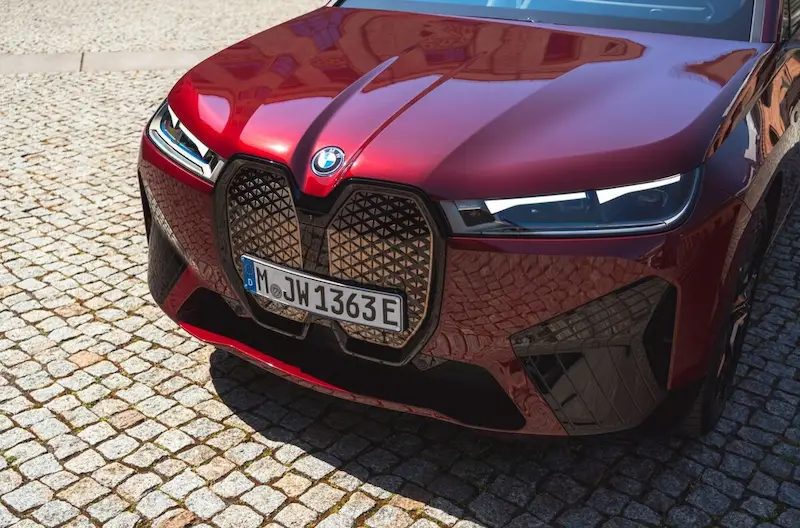 La domanda di BMW alimentate a gas raggiunge il picco, l’attenzione si sposta verso i modelli completamente elettrici