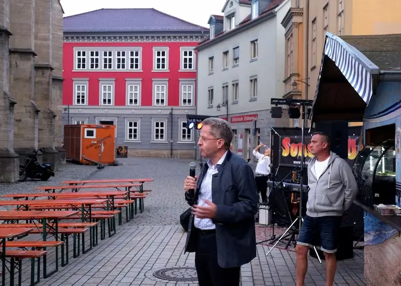 Die rechtsextreme deutsche Fraktion will eine neue politische Partei gründen