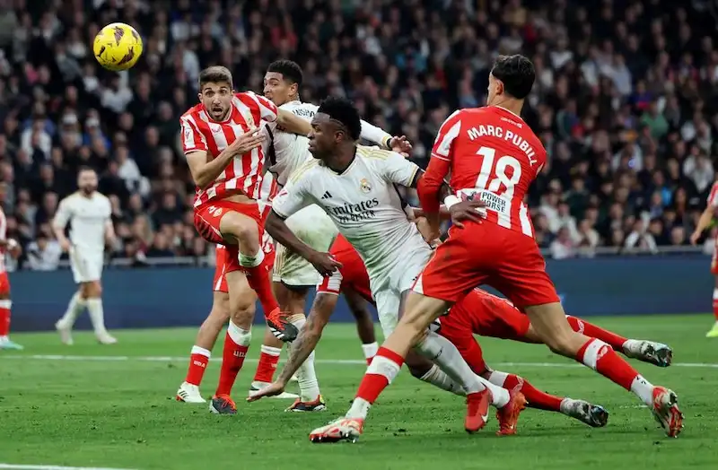 เรอัล มาดริด พลิกกลับมาเอาชนะอัลเมเรีย 3-2 ได้อย่างหวุดหวิ