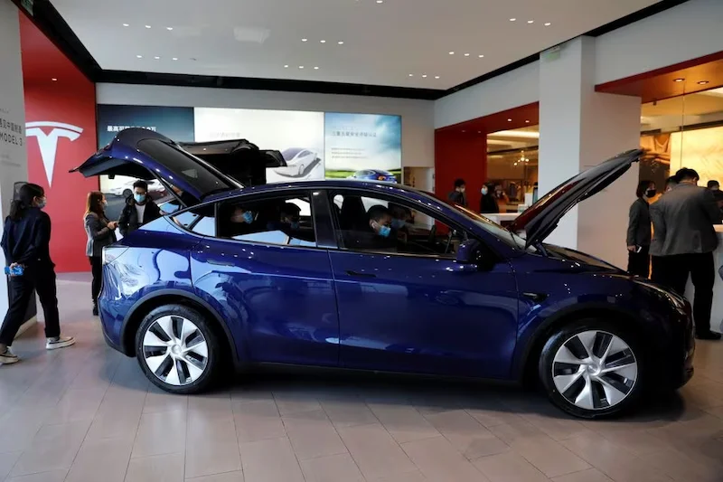 Tesla เรียกคืนรถยนต์ 200,000 คันจากปัญหาซอฟต์แวร์มองหลัง NHTSA รายงา
