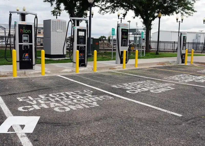 Oltre 1.000 nuove stazioni per veicoli elettrici installate negli Stati Uniti dall'estate