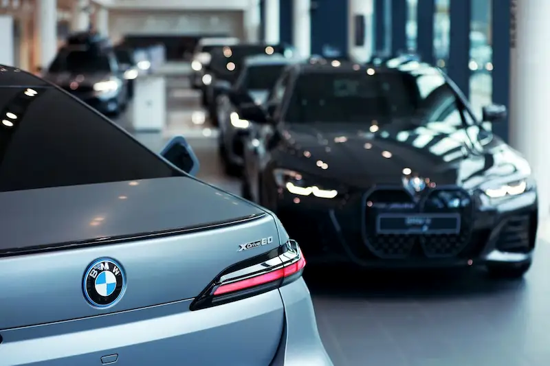 BMW si rivolge ad acquirenti benestanti per la crescita nel mercato emergente indiano dei veicoli elettrici