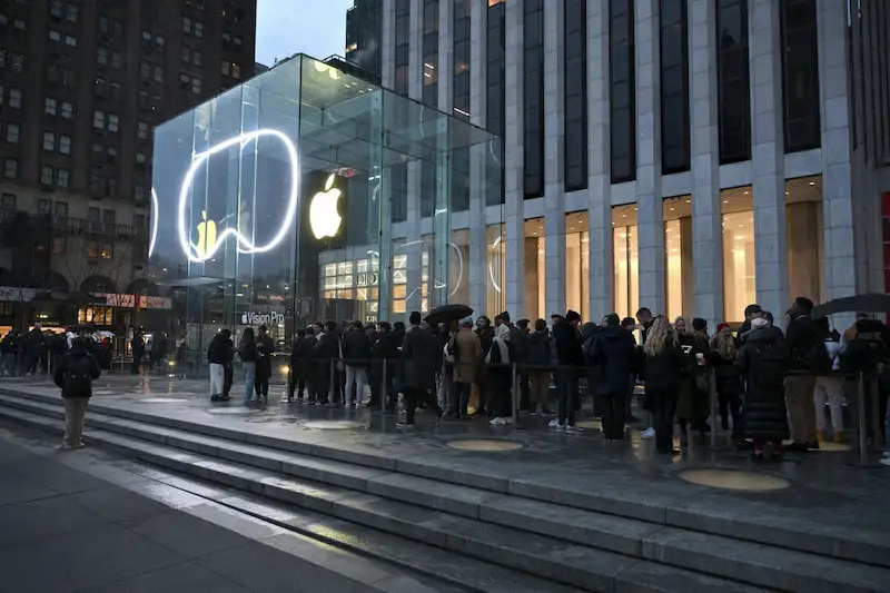 Diehard Apple fans are queuing up to buy the revolutionary Vision Pro headset.