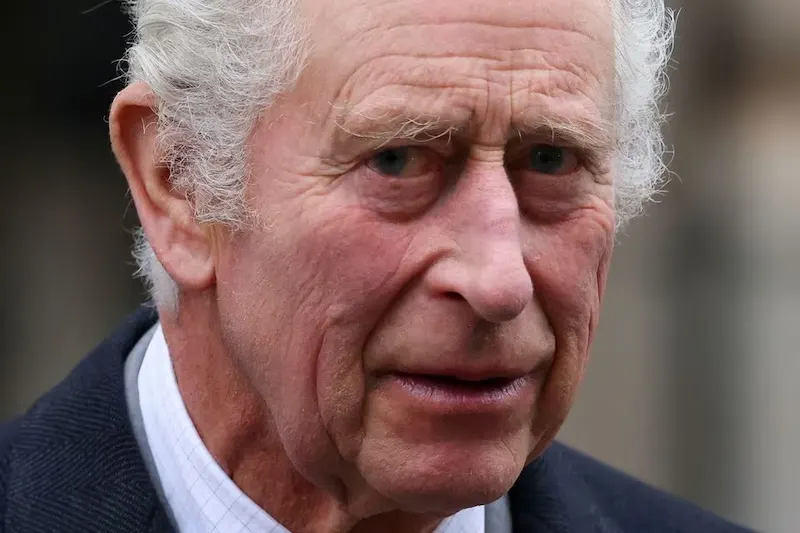 König Charles zieht sich vorübergehend von öffentlichen Pflichten zurück, um den Kampf gegen den Krebs zu bekämpfen