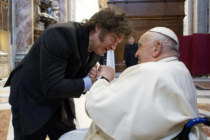 Vatican Unites Argentina's Power Duo Amidst Insult Trade