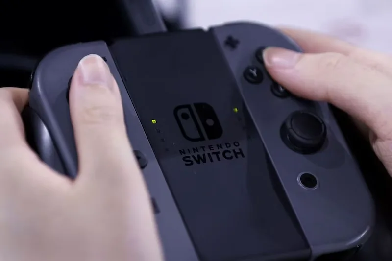 Nintendo informs game publishers of Switch 2 delay.