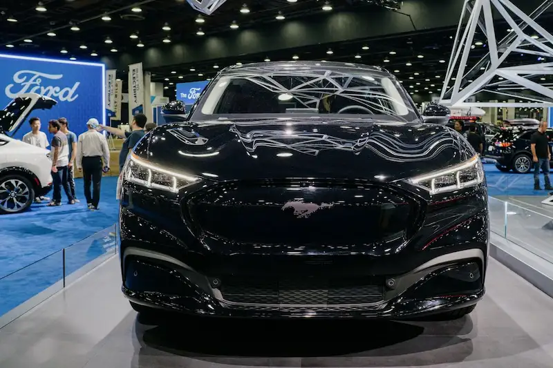 Ford abbassa il prezzo della Mustang Mach-E elettrica a causa delle vendite in calo