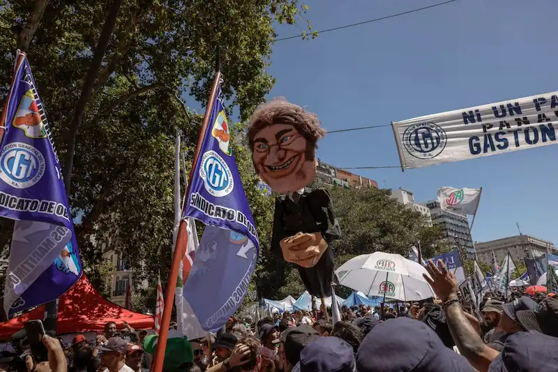L'Argentina è alle prese con gli scioperi mentre la terapia d'urto di Milei fa effetto