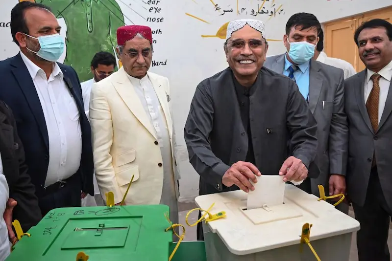 Zardari makes a comeback as Pakistan's President through Sharif alliance