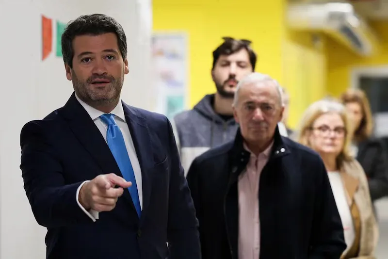 Centre-right leads in Portugal's election, far-right surges