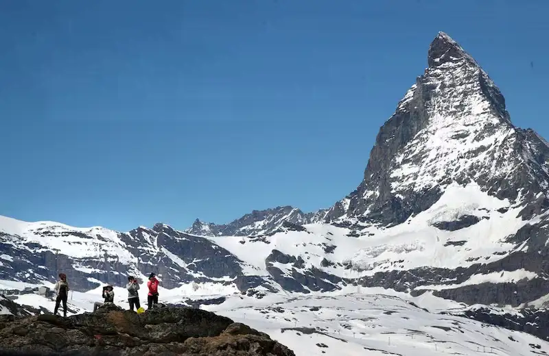 In corso le ricerche degli sciatori scomparsi nelle Alpi svizzere