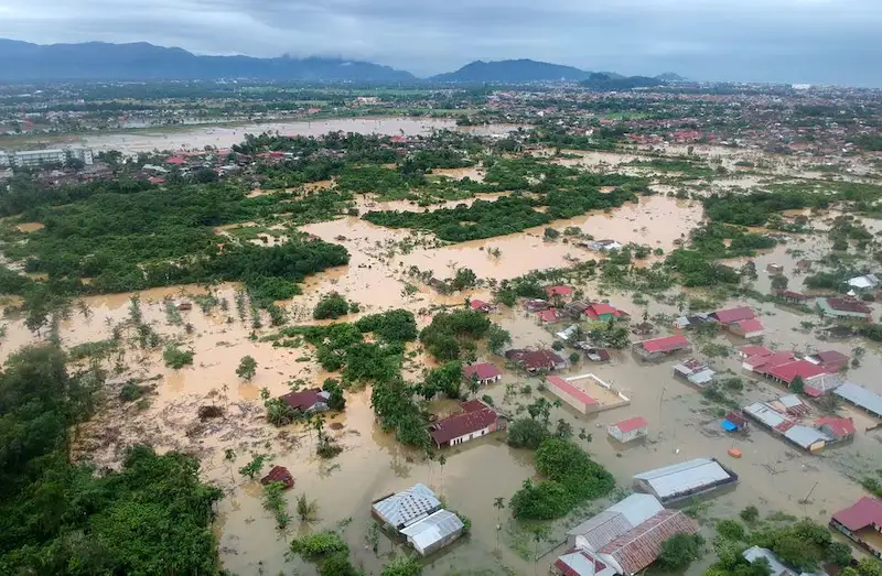 19 dead, 7 missing in Indonesia floods and landslides