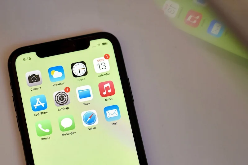 Apple umożliwi pobieranie aplikacji z Internetu, aby uniknąć nadzoru UE 